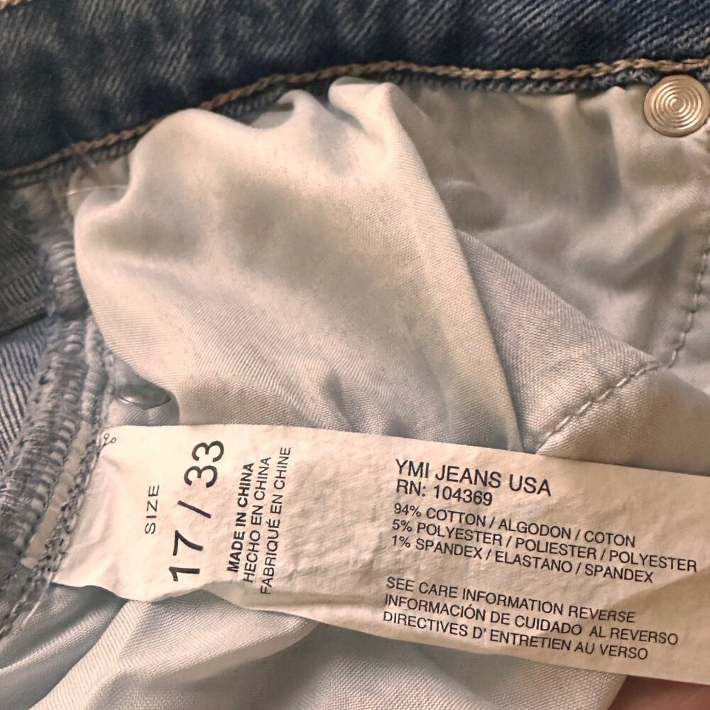 YMI Size 17/30 Womens Distressed Light Wash Straight Leg Jeans NWT - Picture 9 of 12